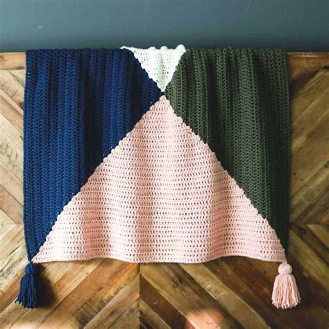 Modern Free Crochet Patterns + Tutorials » Make & Do Crew