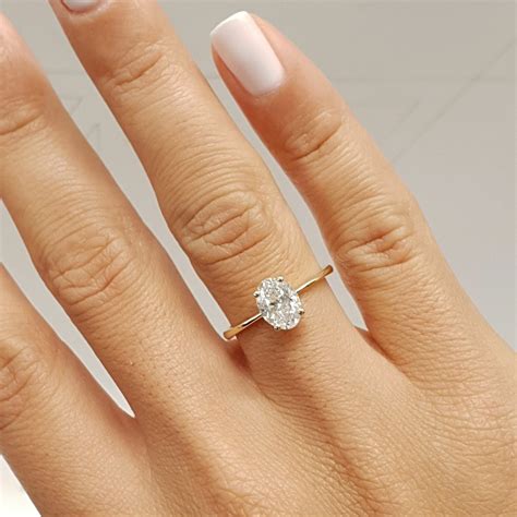 Oval Solitaire Engagement Rings