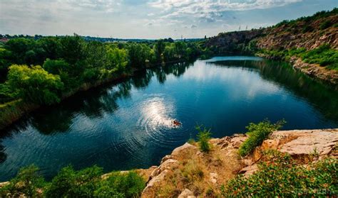 Літо в Україні: Топ-5 не банальних місць для відпочинку (фото)