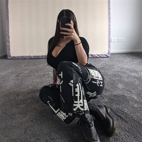 heyimbee on Twitter: "alright whos head am i stomping https://t.co