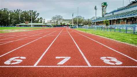 track atletiek  meter gratis foto op pixabay