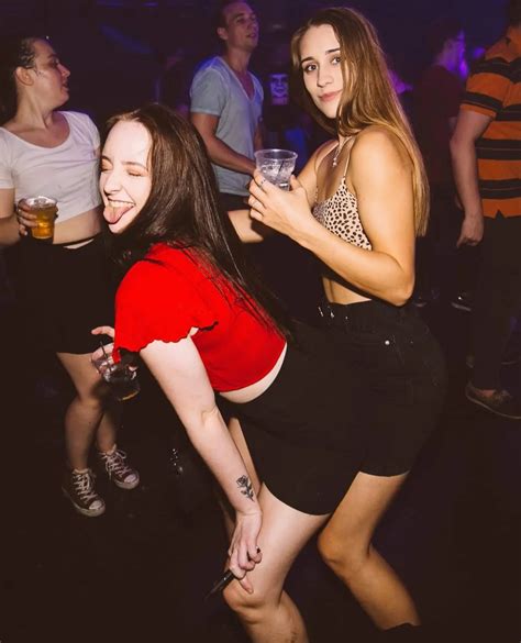 Drunk club girls humping the night away | Scrolller
