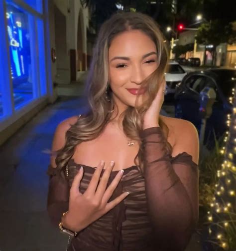 Gizelle Blanco Bio, Husband, Wiki, Boyfriend, Age, Real Name,