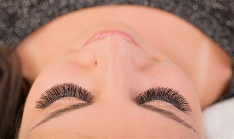 Russian Lashes Before and After - FluffyLashes