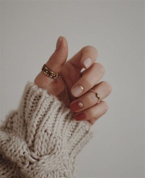 trendy fall nails  wear  autumn season