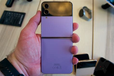 Galaxy Z Flip 4 teardown video proves the similarities with its