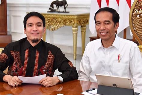 profil  biodata desta pendidikan usia nama orangtua pasangan