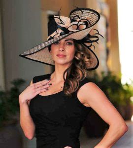 23 Best Kentucky Derby Hats Perfect for The Derby!