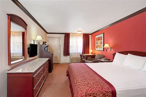 Ramada by Wyndham Pasadena | Pasadena, CA Hotels