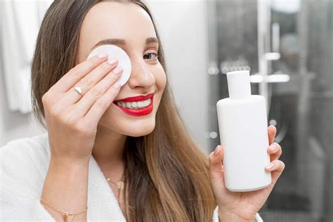Лайфхак: как самостоятельно сделать мицеллярную воду | Lifestyle ...