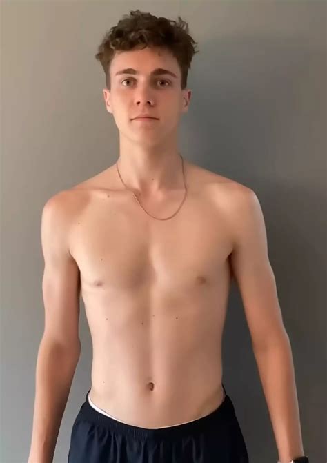 Man did push-ups and added one to the total everyday for a year and his