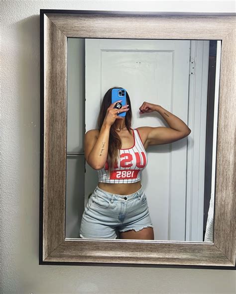 Leeci Knight - Leeci Knight added a new photo.