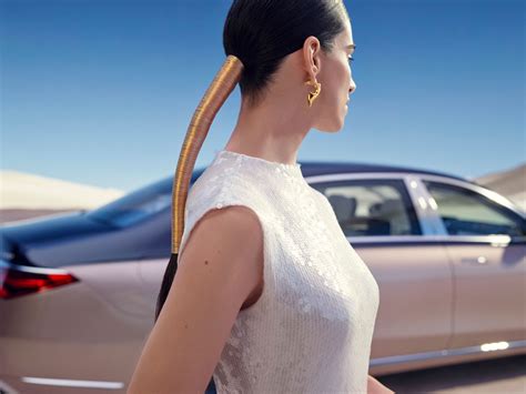 mercedes maybach  class haute voiture   pinnacle  luxury sedans
