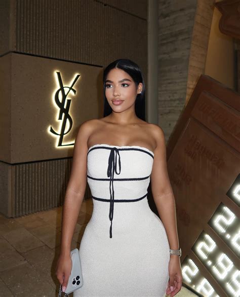 Andreina Santos | in case you didn’t know what to wear on Valentine’s