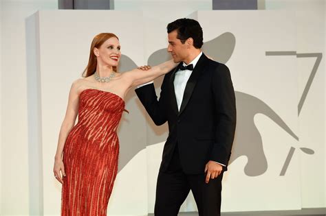 Oscar Isaac Gave a Bizarre Explanation For His Viral Red Carpet Moment