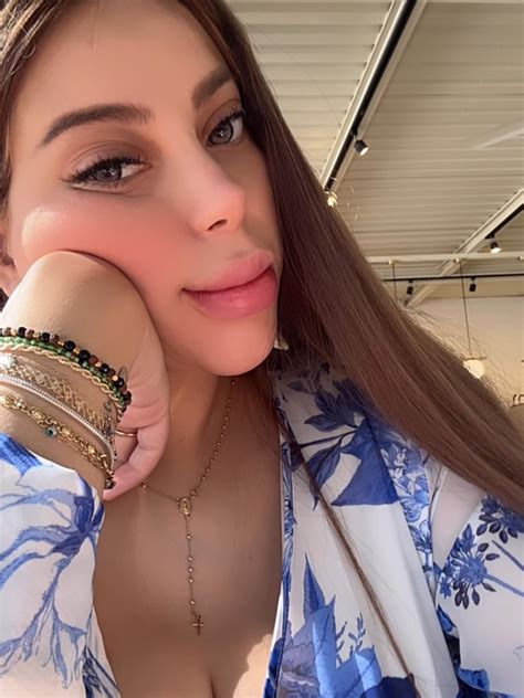 Fatima Muñoz - Oficial