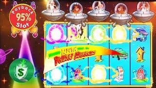 Play Invaders From The Planet Moolah Online Free - libertyever