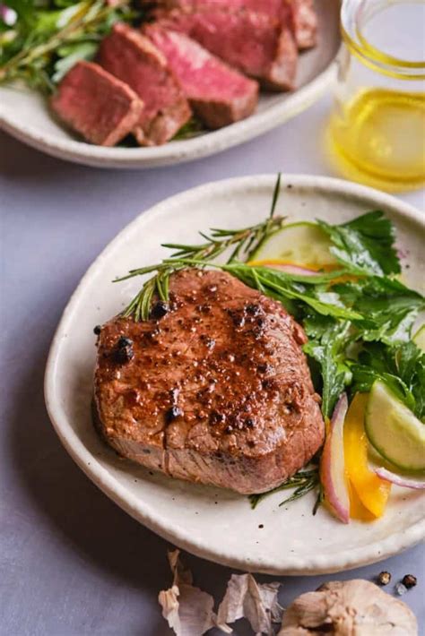 filet mignon baked bree