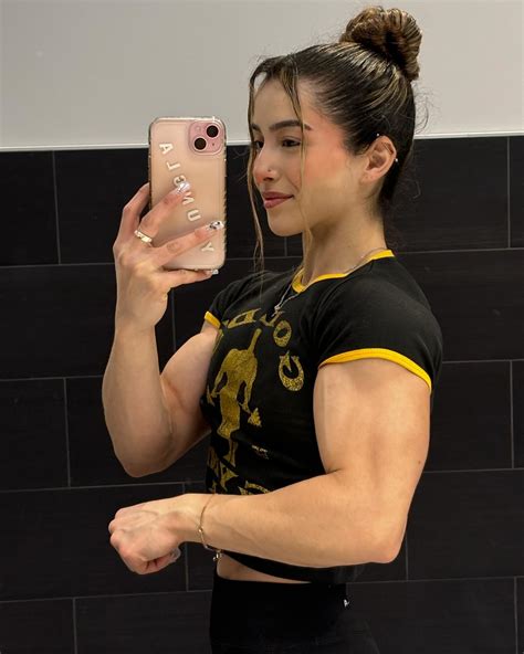 Ruby Rivera (_riverafit)