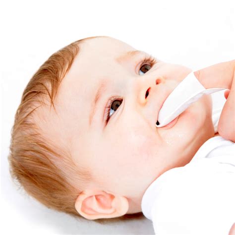 Салфетки с ксилитом Brush-Baby DentalWipes для детей от 0 до 16 мес