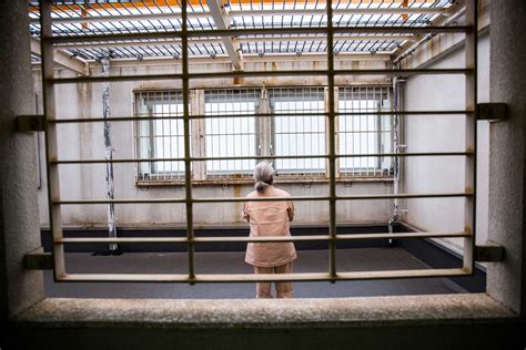 Japan’s Prisons Are a Haven for Elderly Women