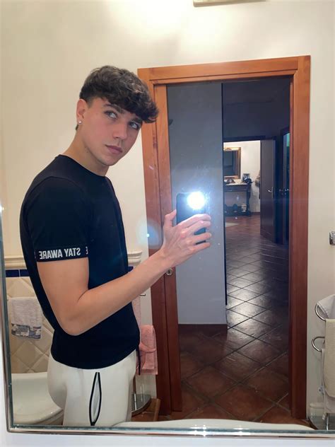 𝒔𝒊𝒎𝒐𝒏𝒆 𝒓𝒖𝒔𝒔𝒐 (@_simonerusso._) on Threads