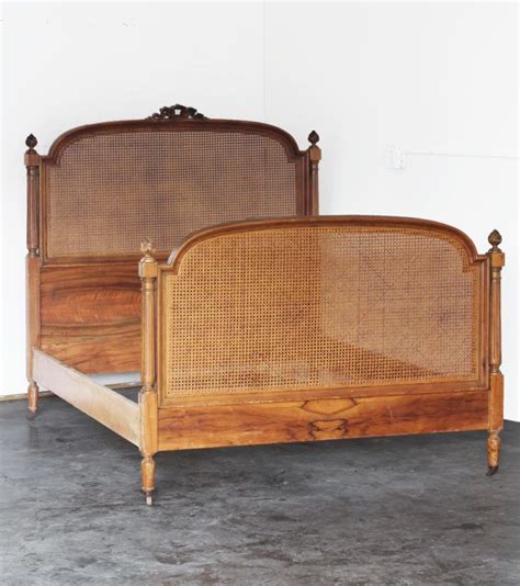 Vintage find cane bed frame – Artofit