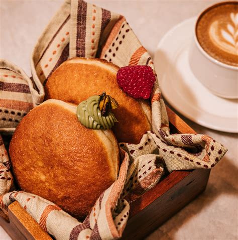 Chicago Fine Dining Restaurant Alinea Loses One of Its Michelin Stars