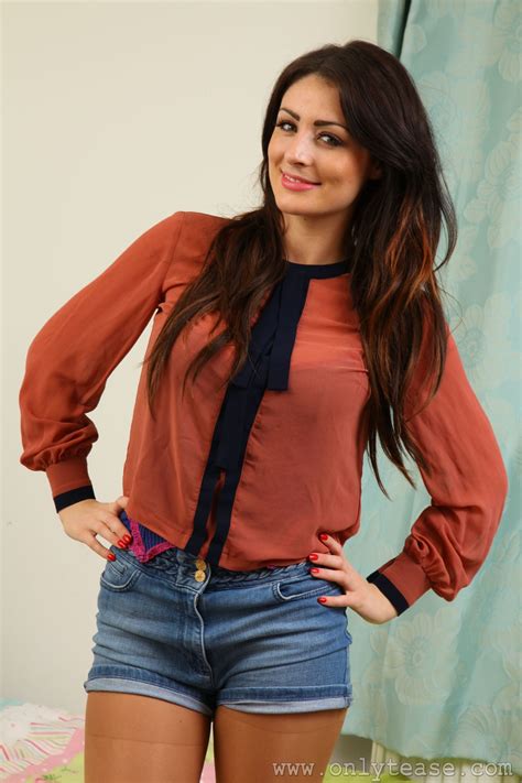 Tammy Taylor《牛仔热裤+丝袜美腿》 [OnlyTease] 写真集 - 微图坊