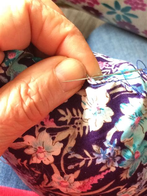 Cats are helping again! | Textiles and scabies