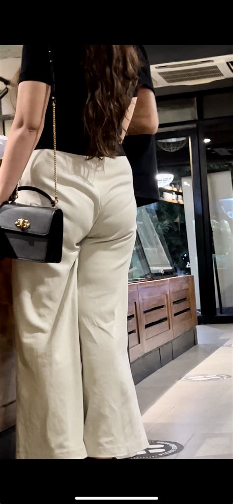 xXtra Juicy Ass Wedgie in White Pants w/ VPL - Spandex, Leggings & Yoga