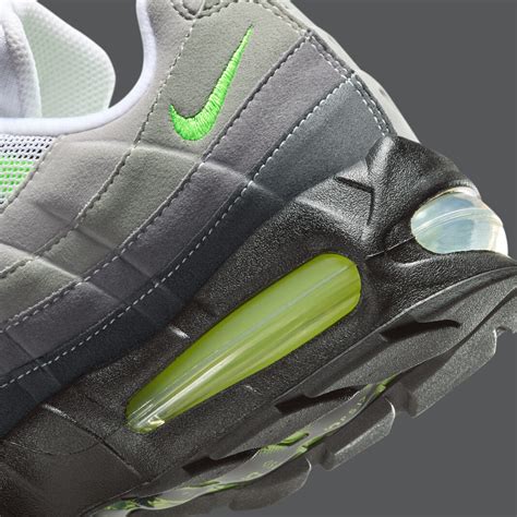 Nike Air Max 95 OG Neon 2025 HM4740-001