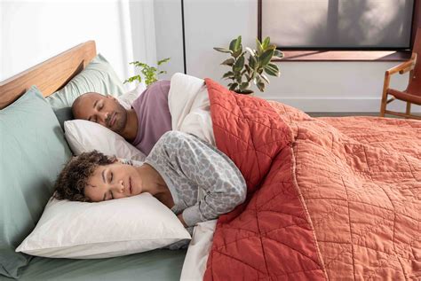 What Mattress Size is Best? A Bed Sizes Chart & Guide