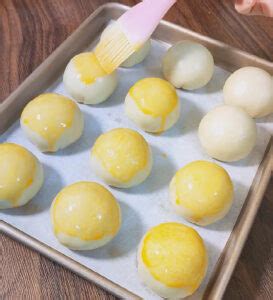 Salted Egg Yolk Pastry