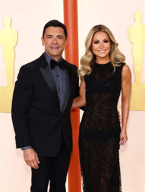Kelly Ripa tells Mark Consuelos that his jealousy early in their