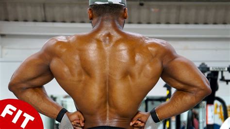 HOW TO BUILD A MASSIVE BACK - YouTube