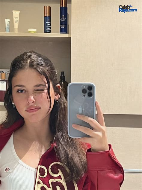 Nicole Alejandra Wallace del Barrio- Wiki, Career, Age, Height, Family