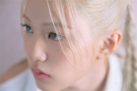 izna tease 'N/a' debut mini album with individual concept photos | allkpop