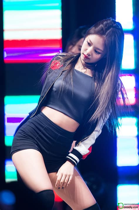 pictures  blackpink jennies sexy  stage outfit koreaboo
