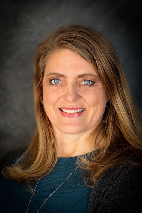 About – Debbie Dekleva – Medium