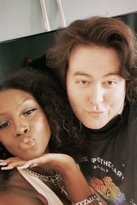 Fana Hues (@fanahues) / Twitter