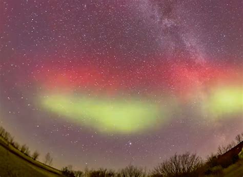 Amateur Astronomer Manages to Photograph Rare Double Aurora Over Canada ...