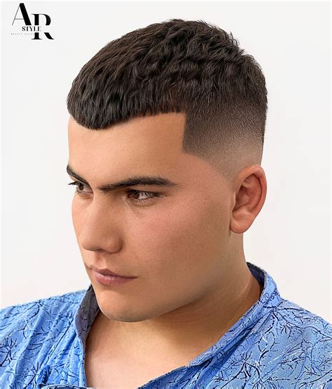 Textured crop fade styles are the top choice for men this year 3