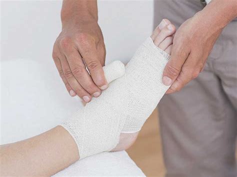 Medial Malleolus Breuk: behandeling, herstel en Meer