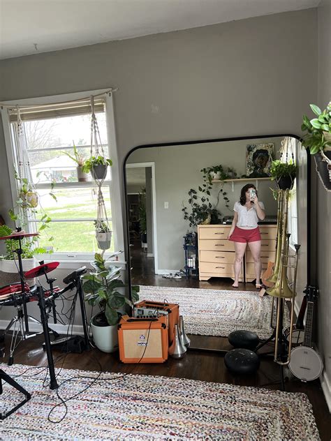 Makes a perfect edition to my music room. First instrument I ever