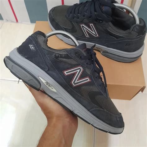 New Balance 880, Fesyen Pria, Sepatu , Sneakers di Carousell