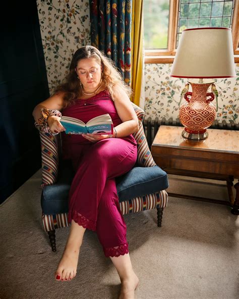 Cute hairdos for long hair make morning routines much easier 33