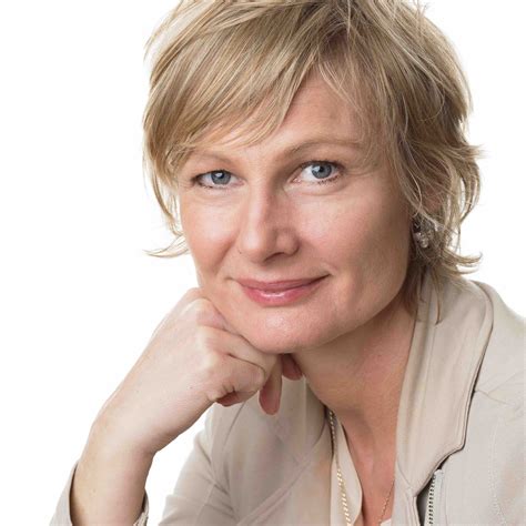 christine van blokland height and weight