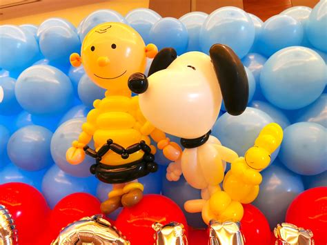 Balloon Snoopy Sculpture | THAT Balloons