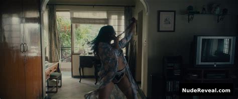 WAMIQA GABBI Nude - Videos & Photos